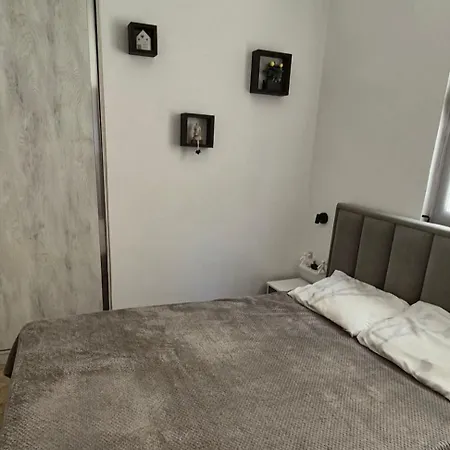 Happy Apartment