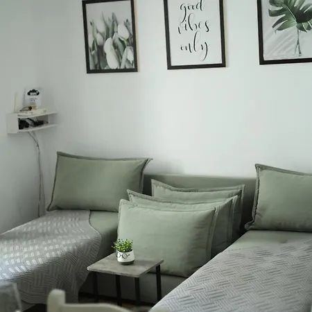 Happy Apartment *